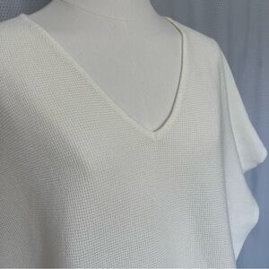Beautiful Knit Top Dolman Textured V Neck Lightweight Women's Large White